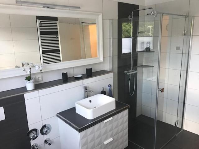Top-Ferienwohnung Bei Berlin, Bis 3 Gaeste, Terrasse Und Garten Bestensee Exterior foto
